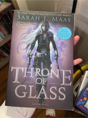 Sarah J. Maas - Throne of Glass (Paperback) - Purple Cover